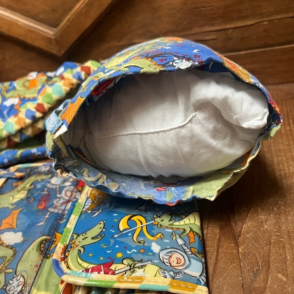 Toddler Backpack with matching pillow and color case- knight and dragon - Picture 6 of 8